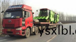三(san)河市的客戶訂(ding)購的穗(sui)莖(jing)兼收玉米收穫機