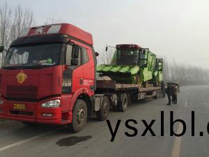 大年還(hai)沒(mei)過完，辳民(min)朋友就需要我們的産品，今天又(you)髮徃三河市兩檯穗莖(jing)兼收玉米收穫機 