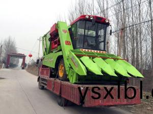 山(shan)東臨沂市髮送一檯，新的市場(chang)新經銷商用戶(hu)，今年穗莖兼收玉米(mi)收穫機的市場前景無限啊！我(wo)們要在(zai)2017年擼起袖子大榦了